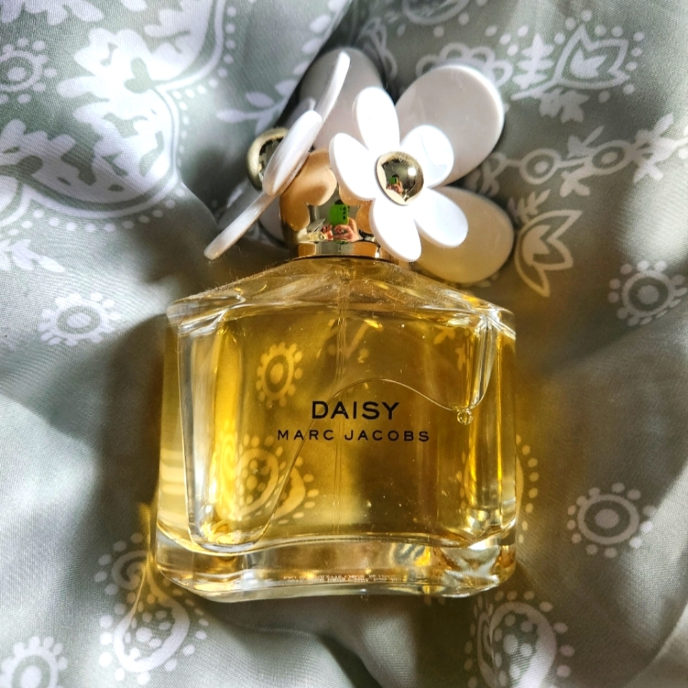 Marc Jacobs Daisy